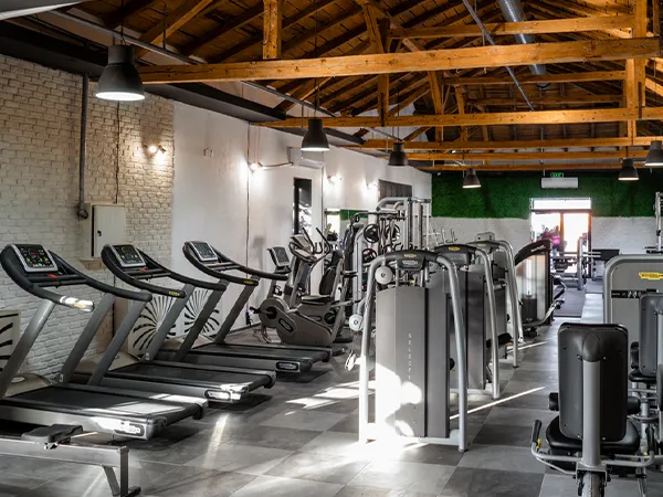 Fly fitnes and spa
