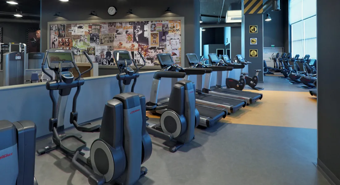 Orange Fitness pool and spa